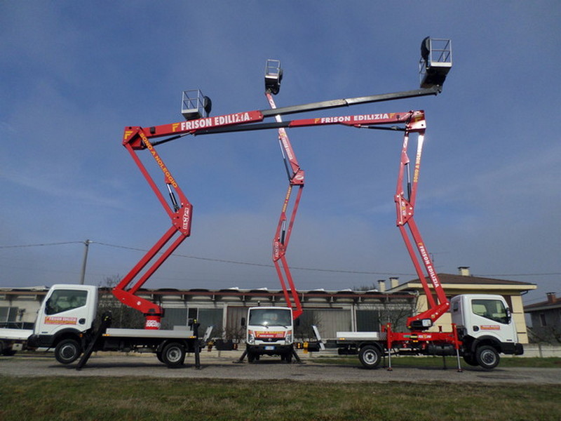 Frison edilizia noleggio piattaforme aeree lavaggio pannelli solari Sossano Vicenza Veneto